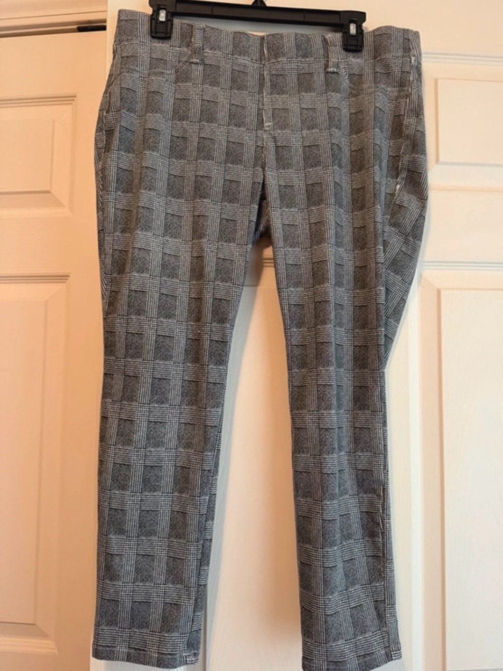 Amazon Essentials L (Short) Gray Plaid Slim Trousers